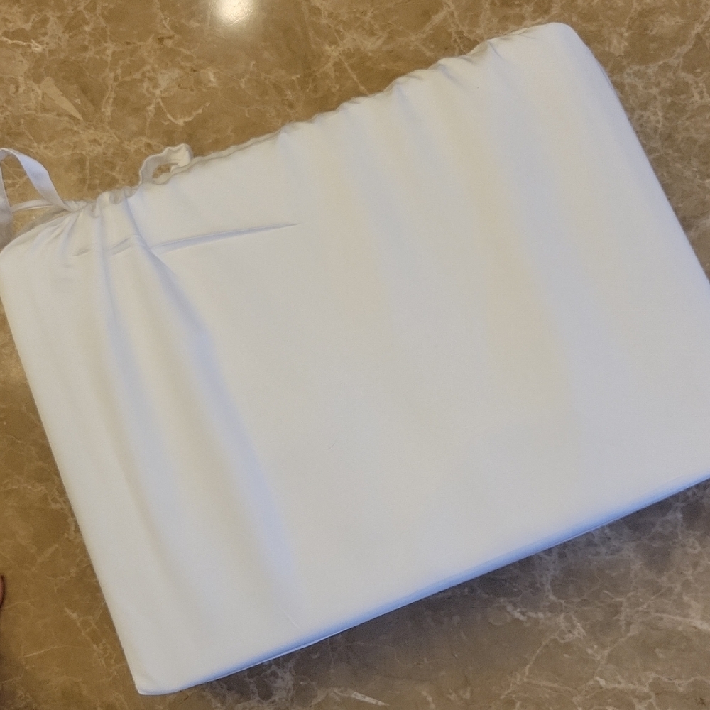 HB CLOUDLAND Elegant Queen 100% Bamboo Sateen White Bed Sheets. Hypo-allergenic - Picture 5 of 7